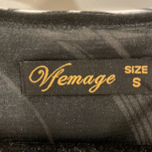 A classy yet sophisticated knee long dress - Picture 6 of 6